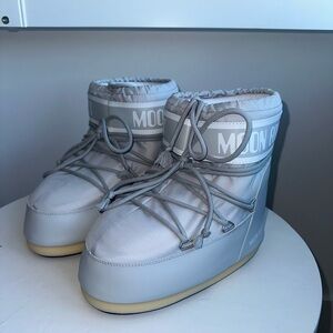 Moon Boot Light Gray Quilted Snow Boots with Cream Sole